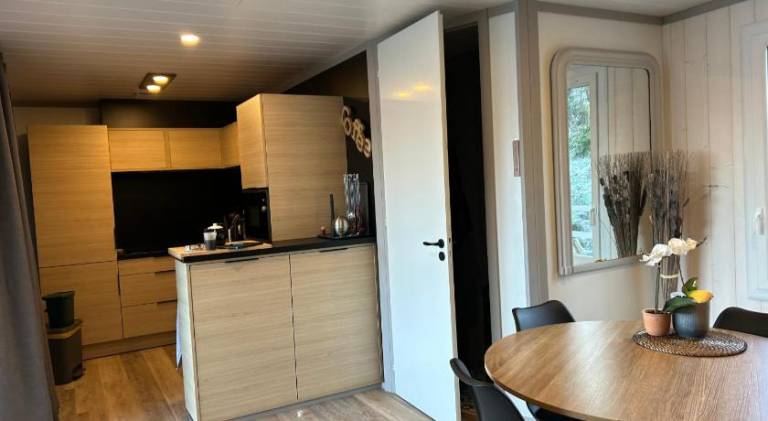 Fully equipped chalet with hot tub, terrace & grill | Good for workation | Pets allowed — photo 2