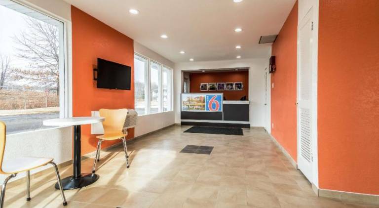 Motel 6 Schenectady, NY — photo 2