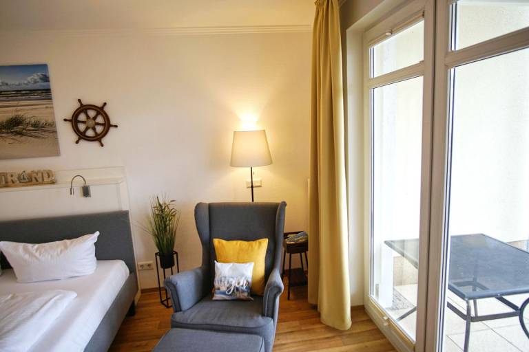 Terrasse, gratis Nutzung vom AHOI Erlebnisbad und Sauna - Meeresblick FeWo 30 — photo 4