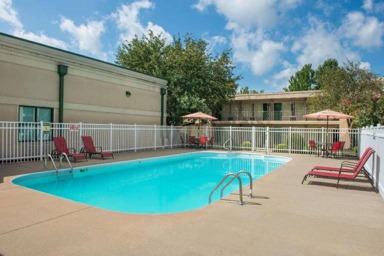 Days Inn by Wyndham Paducah I-24 Exit 4 — photo 5