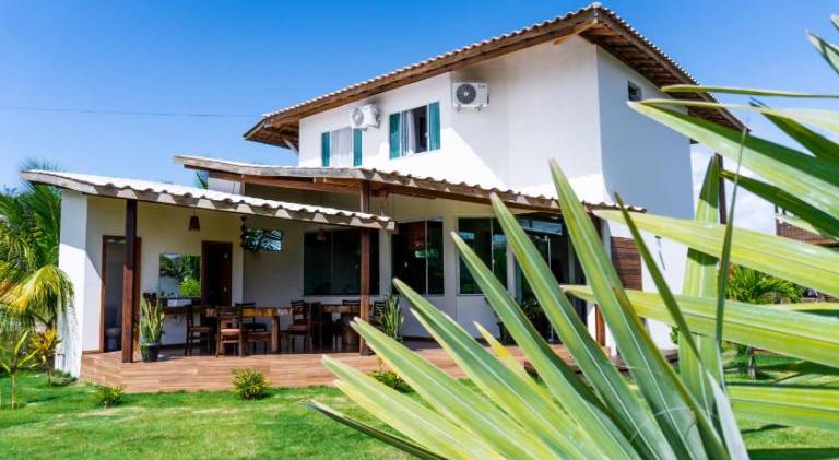 Big vacation home with pool | Dogs allowed in Maraú