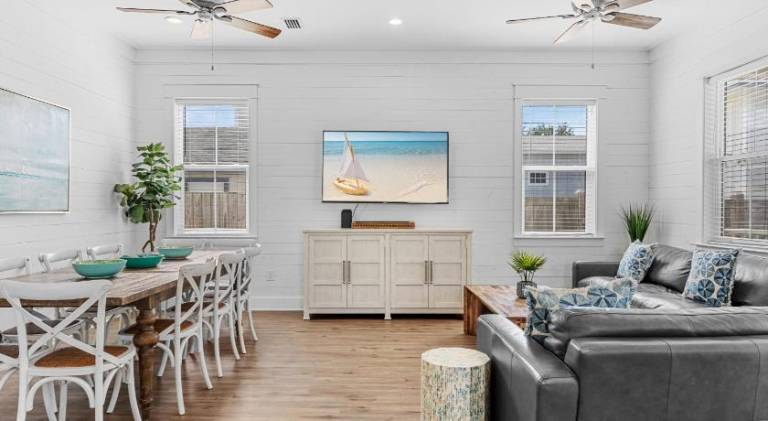 Beautiful vacation home with pool | Pets are welcome — photo 4