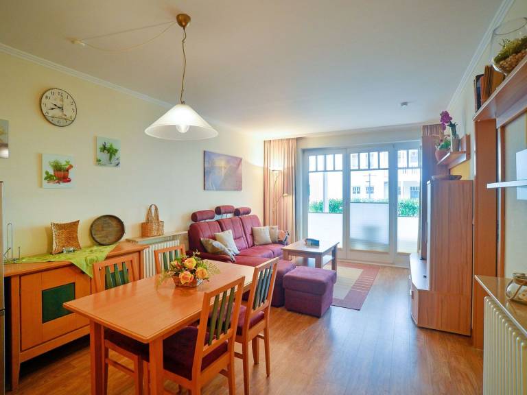Komfort Ferienwohnung mit 2 Schlafzimmern und Terrasse im Erdgeschoss in Binz