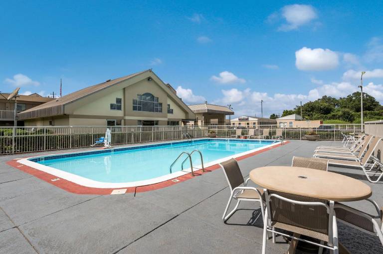 Best Western University Inn — photo 4