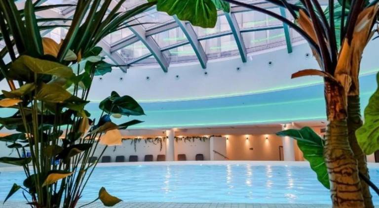 Hanza Tower 22 WHITE Jacussi & Sauna & Pool & SPA in Szczecin