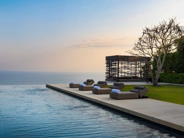 Resort  Uluwatu beach