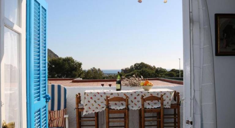 House with 2 rooms for 6 persons — photo 3
