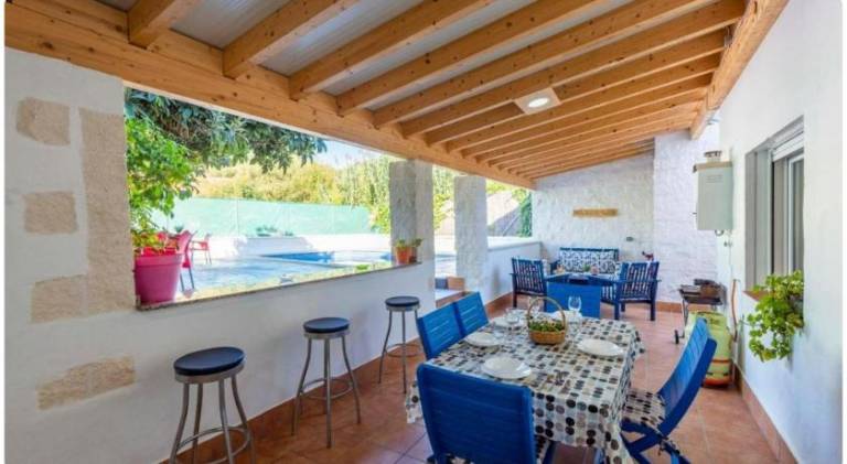 Villa with pool — photo 3