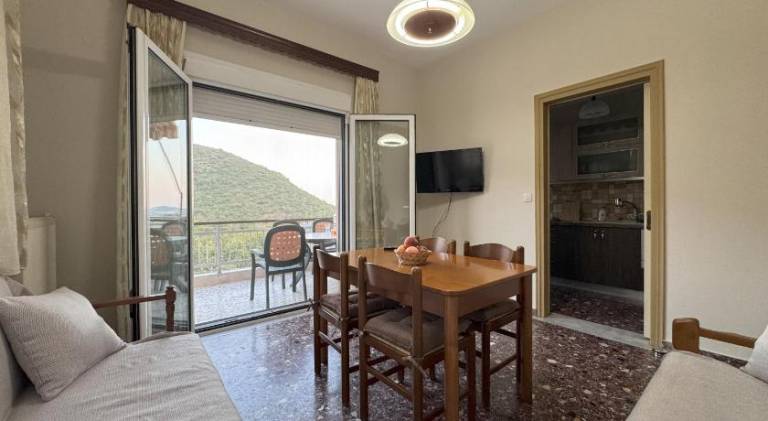 Rental apartment with patio & barbecue — photo 3