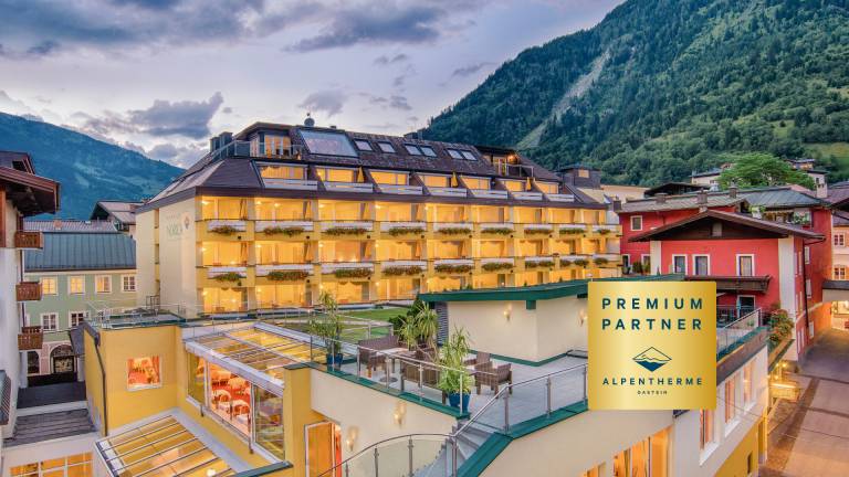 Hotel Norica mit Bademantel direkt in die Therme — photo 2