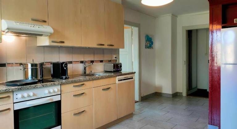 Lovely apartment with yard & patio | Pets allowed — photo 3