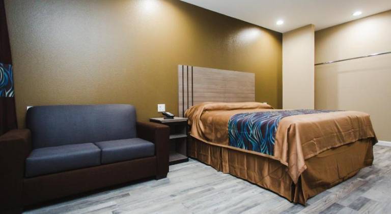 Budget Host Inn & Suites — photo 3