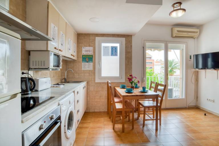 Pet-Friendly Apartament Luisa close to the Beach with Balcony & Wi-Fi — photo 5