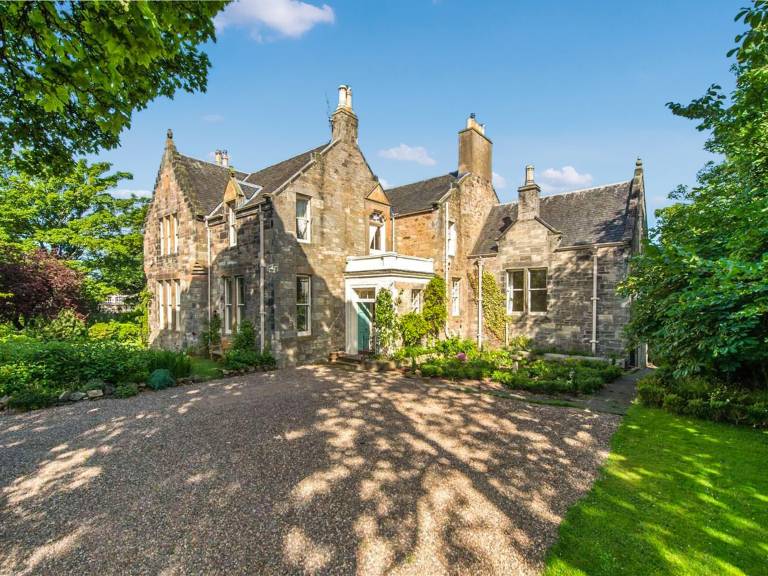 Winfields Manor