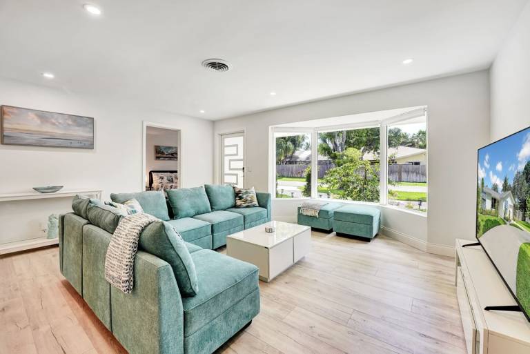 Children-friendly house | Garden view | Pets are welcome in Boynton Beach, FL