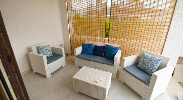 House | Beach nearby | Pets allowed — photo 2