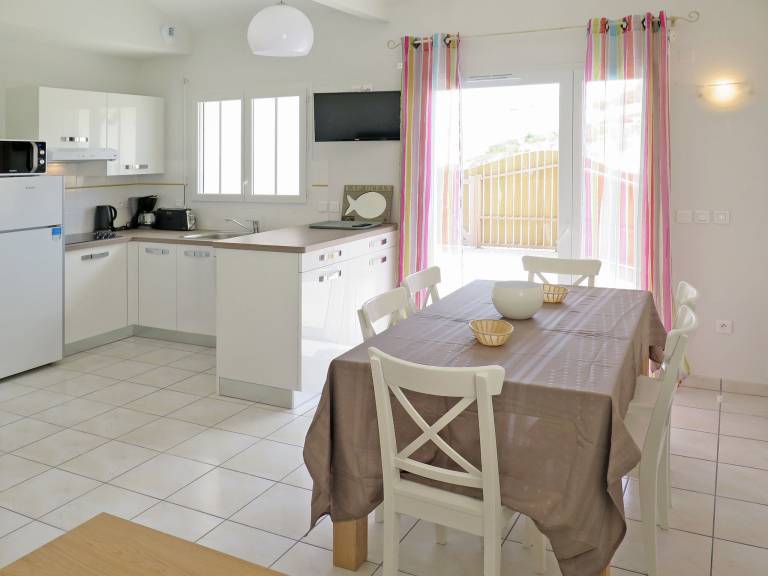 Nice vacation home with pool, garden & patio | Close to the beach | Pet-friendly — photo 3
