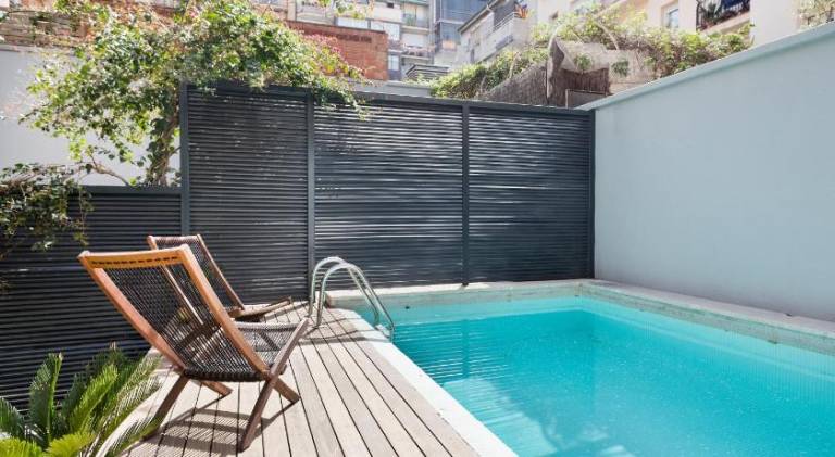 Apartment with terrace, private pool & garden in Barcelona