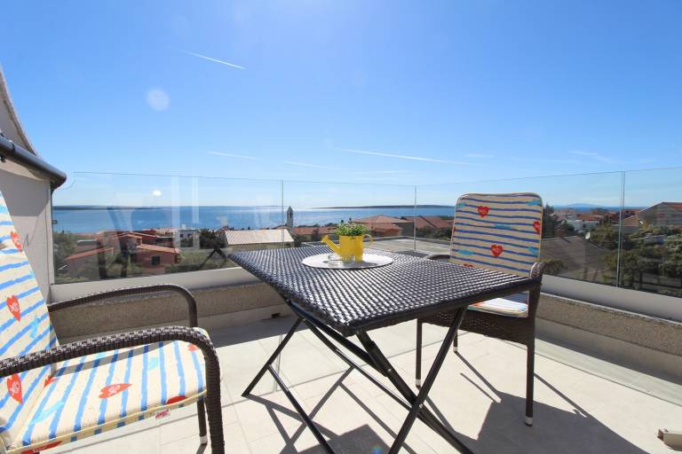 Holiday apartment with yard, barbeque & terrace | Sea view | Pet-friendly — photo 4