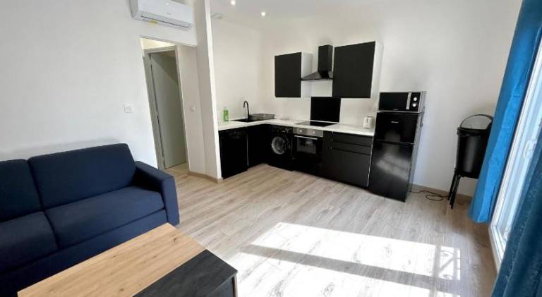 Apartment | Next to Popes' Palace — photo 2