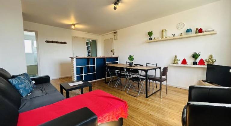 Rental apartment with 4 rooms for 8 persons — photo 2