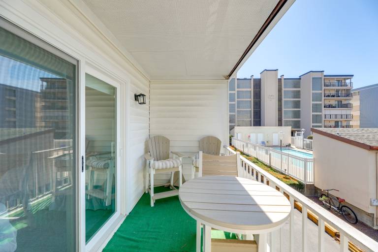 Walk to Ocean City Beach Shoreside Gem w Balcony