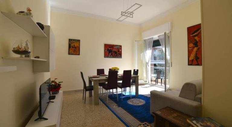 Rental apartment with 2 rooms for 7 persons in Bordighera