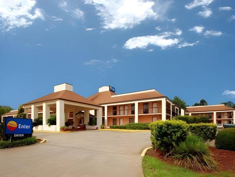Suburban Studios Hotel Kingsland Near I-95 in Kingsland, GA
