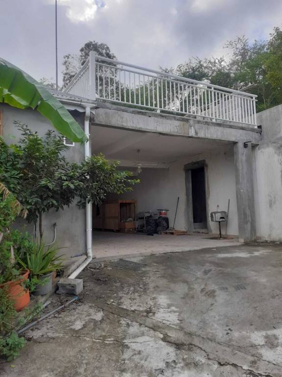 House  Les Abymes