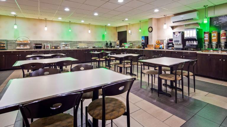Best Western Plus Richmond Airport Hotel — photo 3