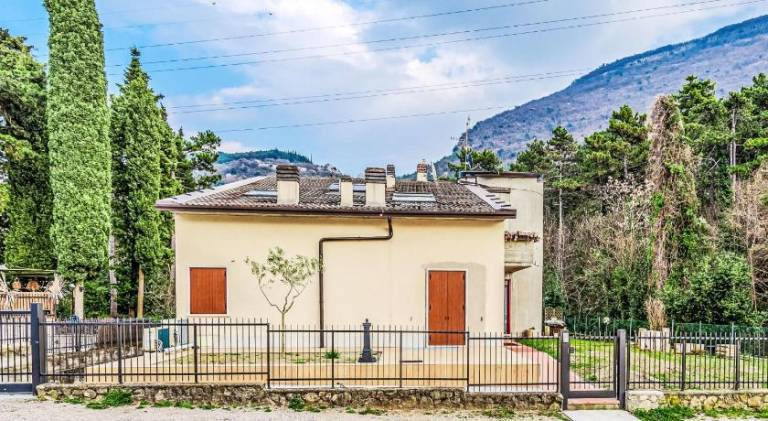Rental apartment with 2 rooms for 6 persons in Nago-Torbole