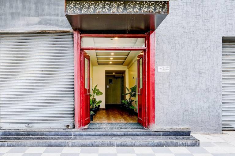 Super Townhouse Tirupati