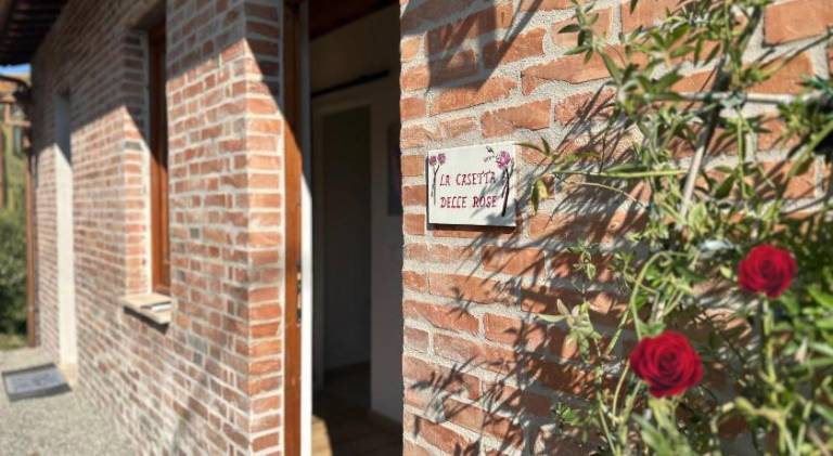 Apartment with yard & hot tub in Chiusi