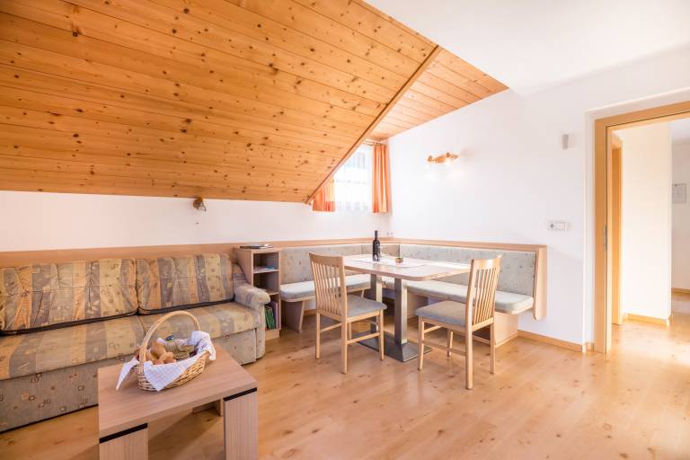 Rental apartment with terrace, barbeque & garden | Garden view — photo 4