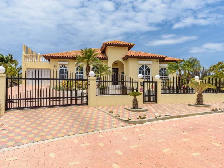 House  Malmok