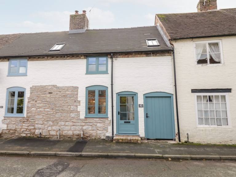 Cottage  Acton Round