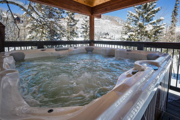 Mountain Home Across from Purgatory - Views, Hot Tub, Game Room, AC — photo 4