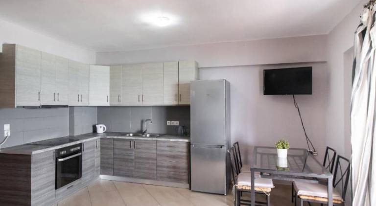 Holiday apartment with patio — photo 4