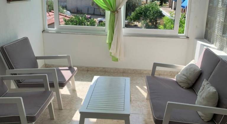 Holiday apartment with patio & garden — photo 2