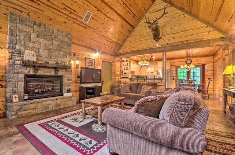 Spacious Family Home w/ Fire Pit by Norfork Lake! — photo 4
