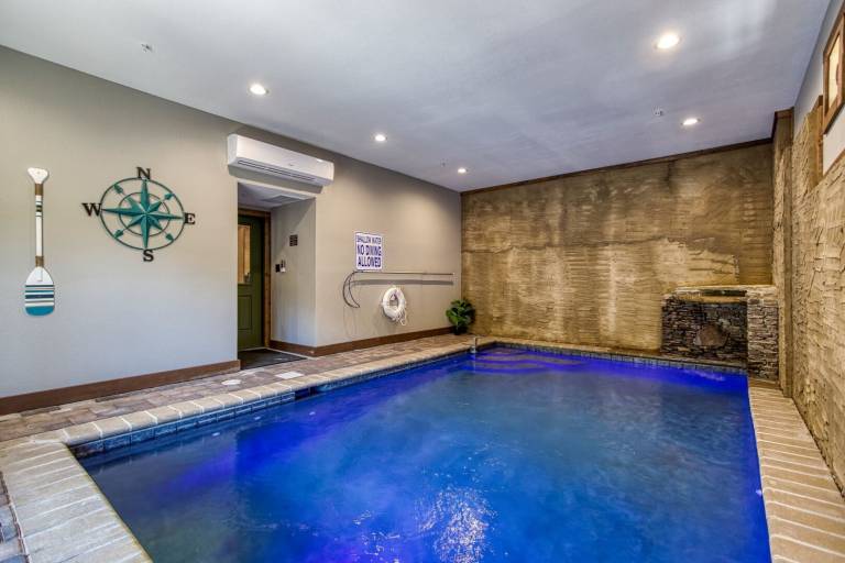 Cabin with private pool in Pigeon Forge, TN