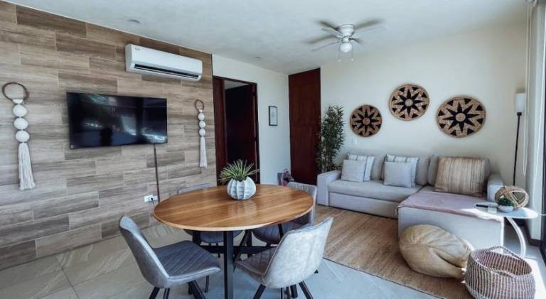 Apartment with pool — photo 2