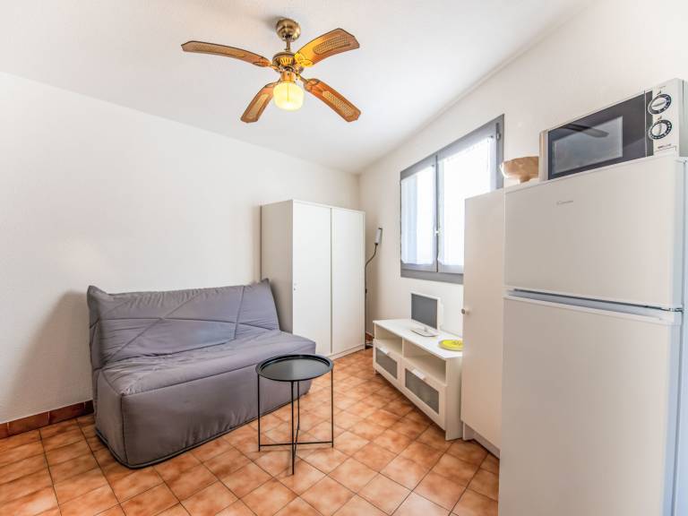 Lovely holiday apartment with patio & BBQ | Next to the beach | Dogs allowed — photo 2