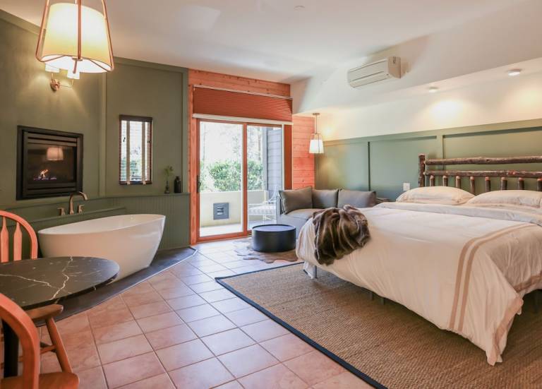 Lodge  Sylva