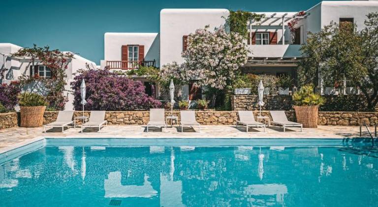 Villa with pool, patio & yard in Mykonos
