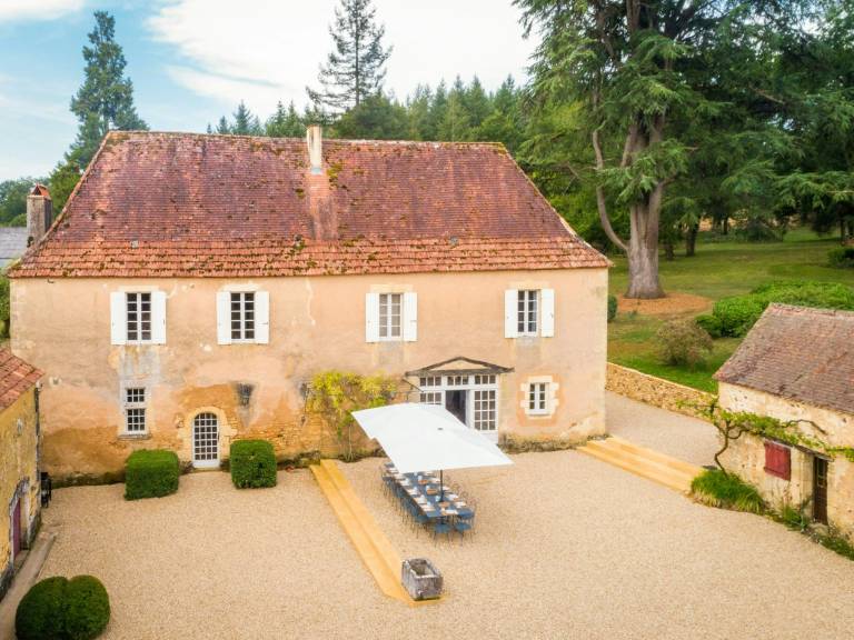 Historisches Anwesen mit Pool in der Dordogne