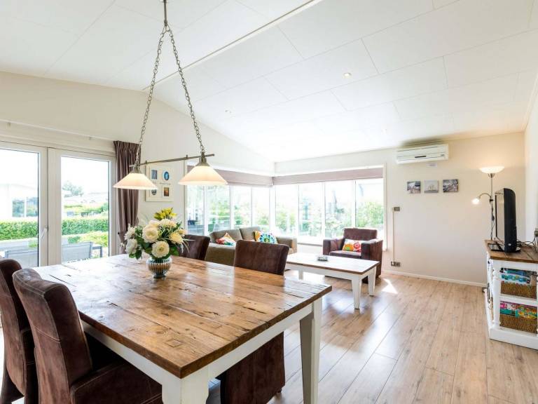 House with patio & yard | Pet-friendly — photo 2
