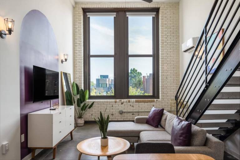 Sosuite Studio Loft w W D Gym Lounge