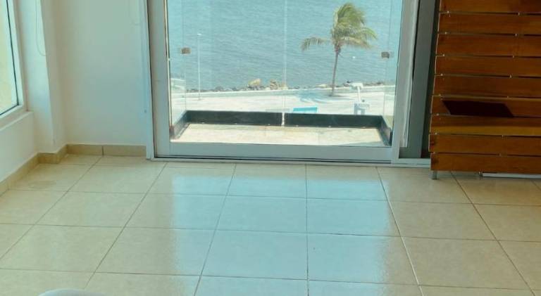 Apartment with pool — photo 5