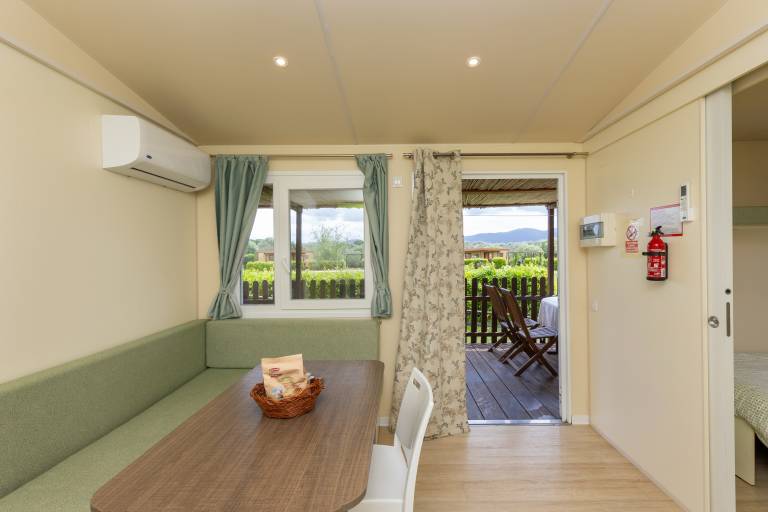 Bungalow 'Sole2' with Shared Pool, Private Terrace and Air Conditioning — photo 5